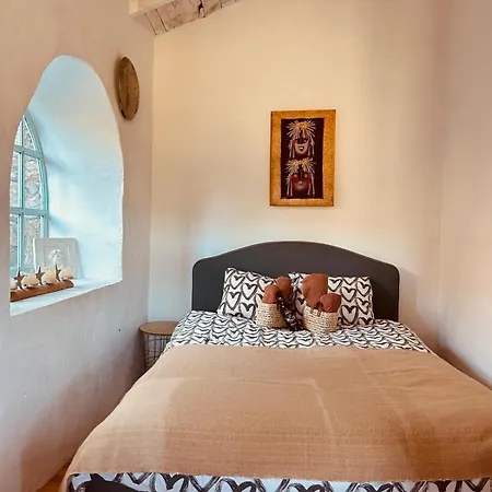 Rosa 格拉纳迪利亚-德阿沃纳